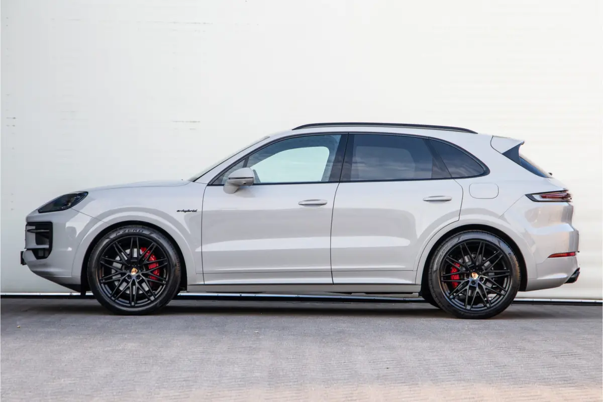 3.0 E-Hybrid Sport-Design, Lederpakket, Passenger Display, Pano, Bose, Adapt. Cruise, Luchtvering