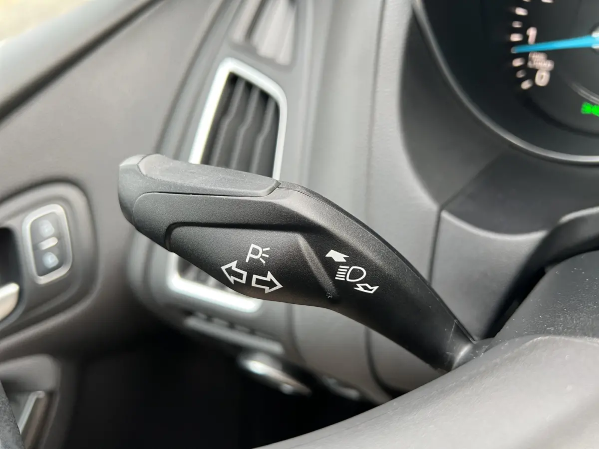 1.5 150pk Titanium Automaat | 1e eigenaar | Voorruitverwarming | Carplay | Climate controle| Cruise controle | Keyless entry | Parkeersensoren voor en achter | Dealer onderhouden