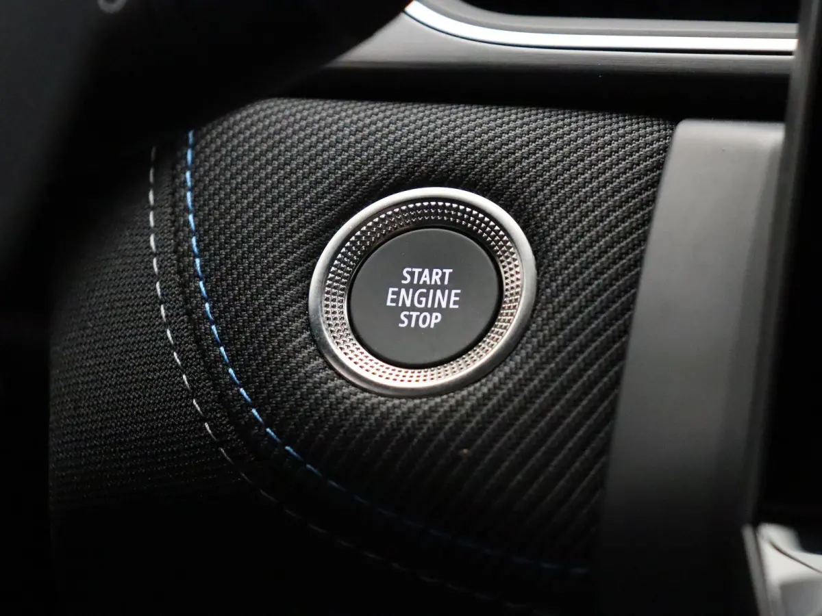 1.6 E-Tech full hybrid 145 esprit Alpine | Stuurverwarming | Adaptieve cruise control | Achteruitrijcamera | Climate control |