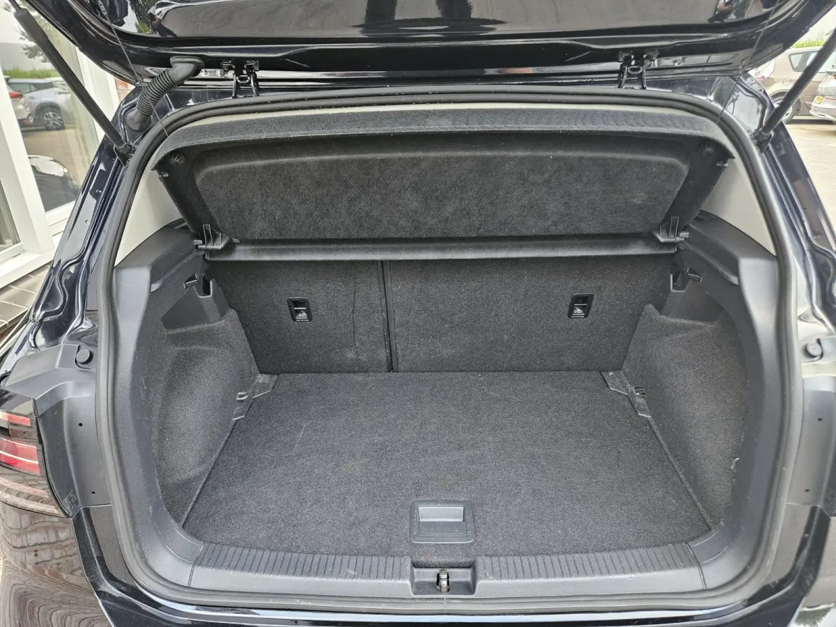 1.0 TSI Life Business Carplay! NAP! LED! Mooie/Nette Auto! Navigatie! Airco/Clima! Cruise Control!