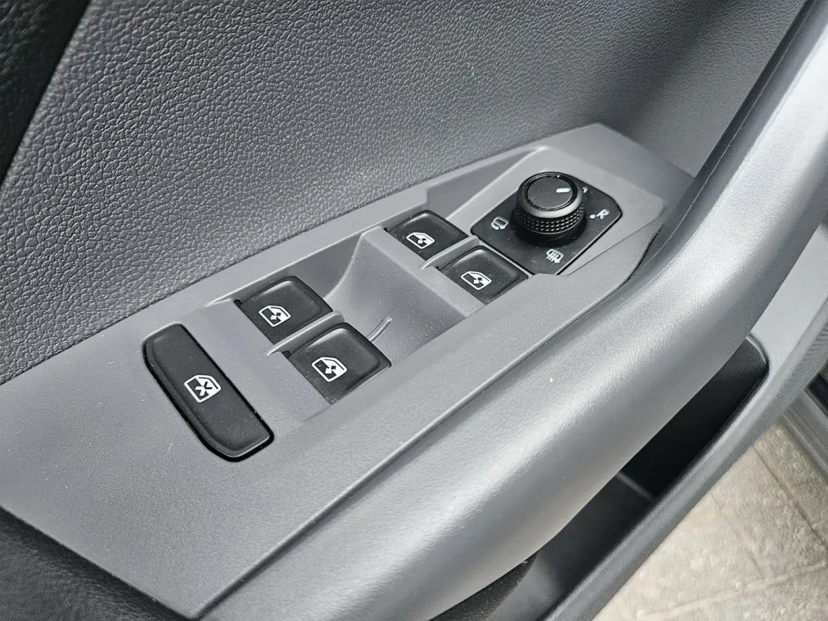 1.0 TSI Life Business Carplay! NAP! LED! Mooie/Nette Auto! Navigatie! Airco/Clima! Cruise Control!