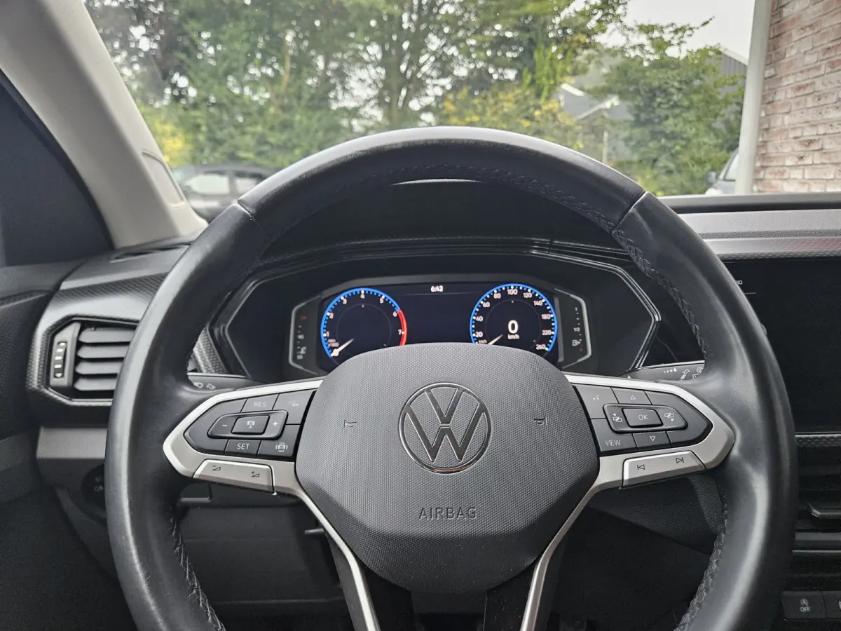 1.0 TSI Life Business Carplay! NAP! LED! Mooie/Nette Auto! Navigatie! Airco/Clima! Cruise Control!