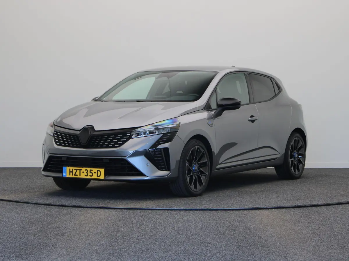 1.6 E-Tech Full Hybrid 145 esprit Alpine Stoelverwarming | Sportstoelen | Climate control | Dode hoek detectie | Parkeersensoren voor en achter |