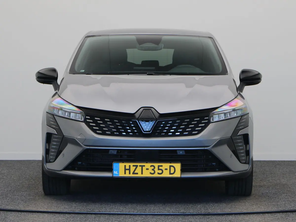 1.6 E-Tech Full Hybrid 145 esprit Alpine Stoelverwarming | Sportstoelen | Climate control | Dode hoek detectie | Parkeersensoren voor en achter |