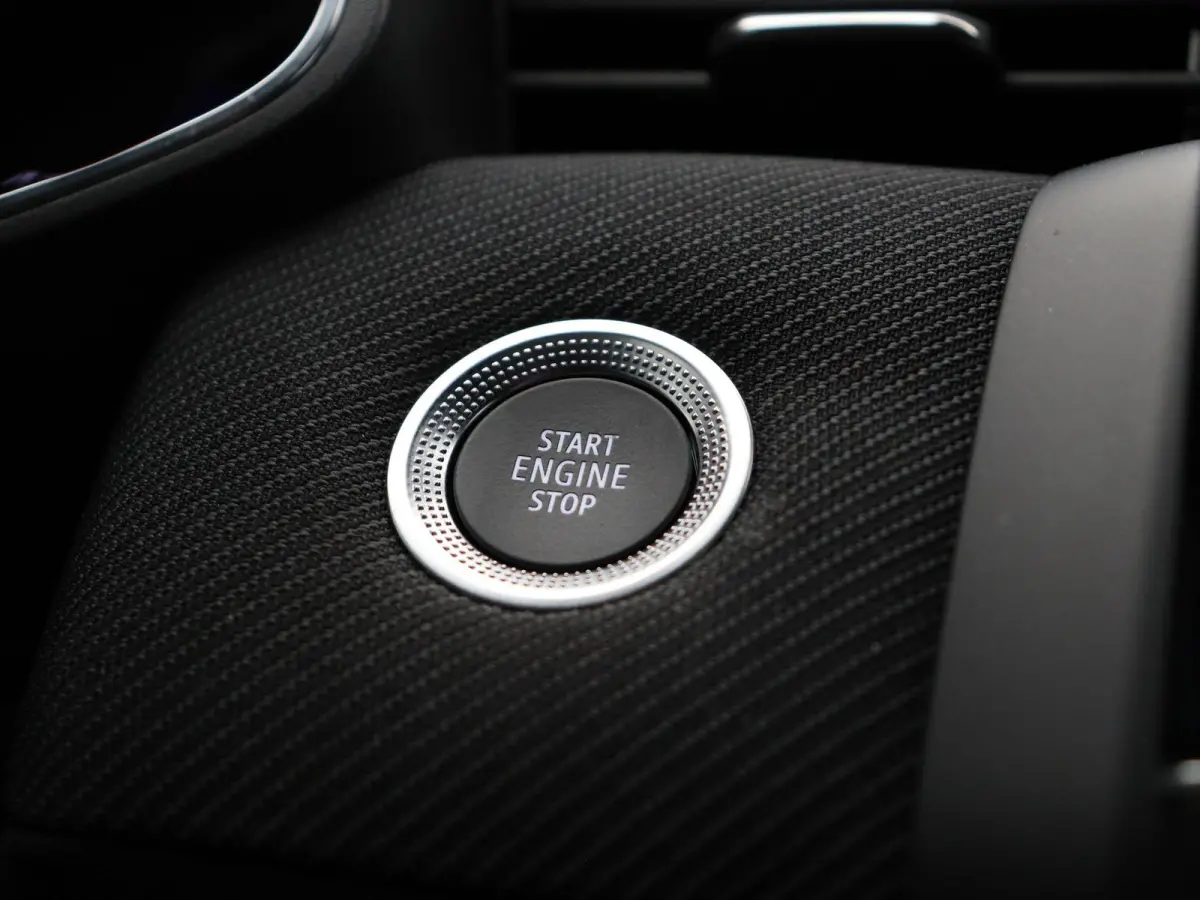 1.6 E-Tech Full Hybrid 145 esprit Alpine Stoelverwarming | Sportstoelen | Climate control | Dode hoek detectie | Parkeersensoren voor en achter |