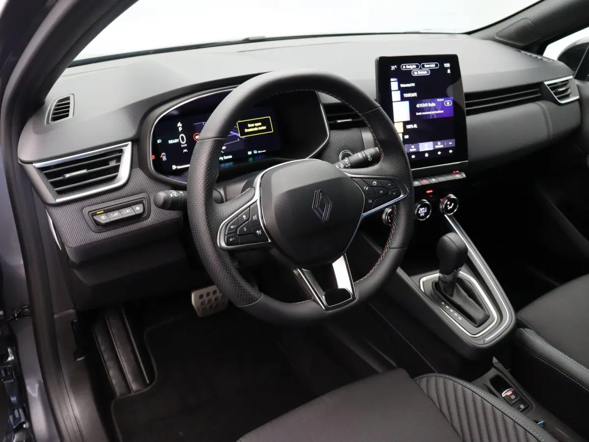 1.6 E-Tech Full Hybrid 145 esprit Alpine Stoelverwarming | Sportstoelen | Climate control | Dode hoek detectie | Parkeersensoren voor en achter |