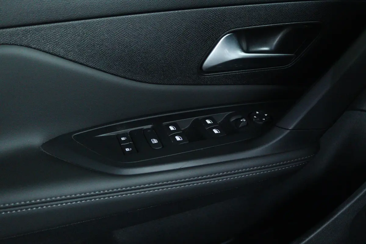 1.2 Turbo Allure Pack Business | Adapt. Cruise | Camera | Dodehoekdetectie | Navi | Carplay | Climate | Keyless | LED | LMV |