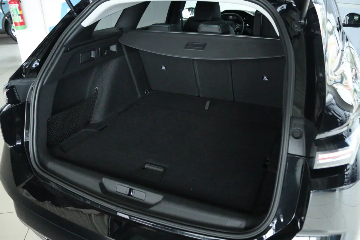 1.2 Turbo Allure Pack Business | Adapt. Cruise | Camera | Dodehoekdetectie | Navi | Carplay | Climate | Keyless | LED | LMV |