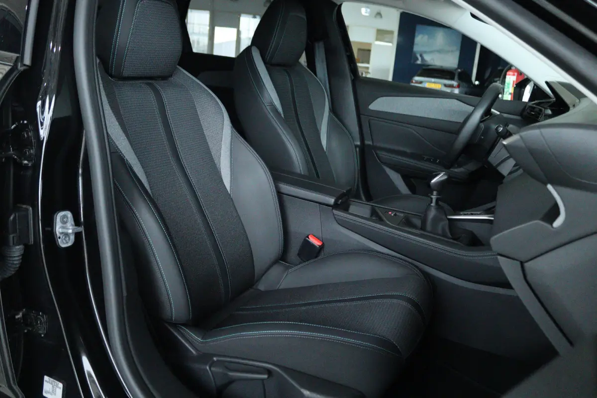1.2 Turbo Allure Pack Business | Adapt. Cruise | Camera | Dodehoekdetectie | Navi | Carplay | Climate | Keyless | LED | LMV |