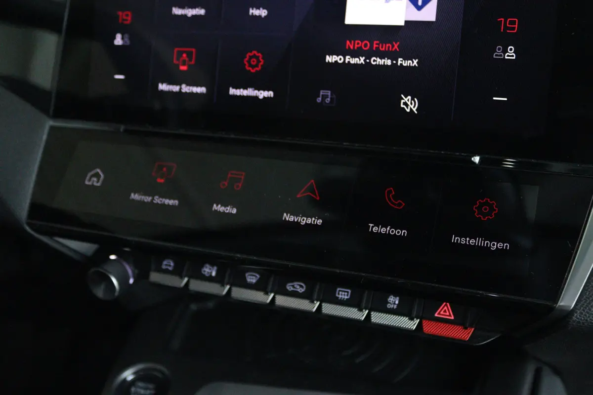 1.2 Turbo Allure Pack Business | Adapt. Cruise | Camera | Dodehoekdetectie | Navi | Carplay | Climate | Keyless | LED | LMV |
