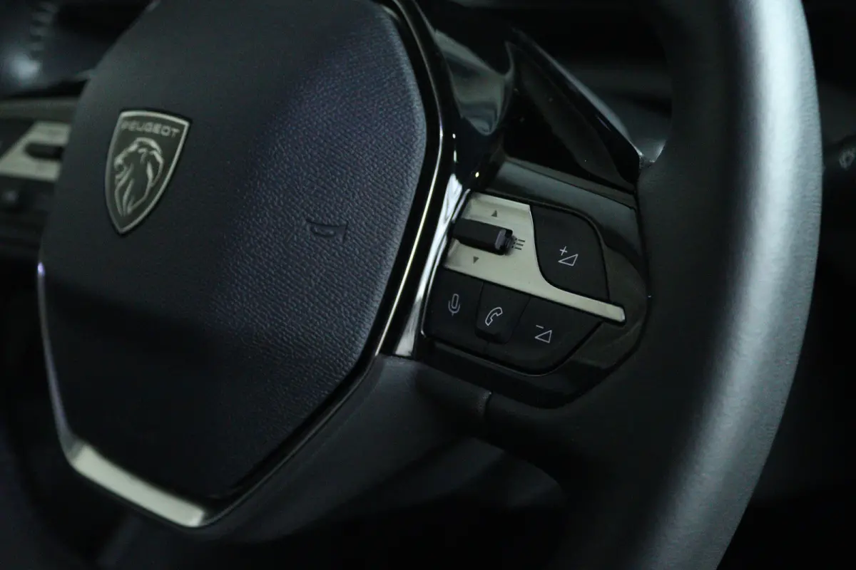1.2 Turbo Allure Pack Business | Adapt. Cruise | Camera | Dodehoekdetectie | Navi | Carplay | Climate | Keyless | LED | LMV |