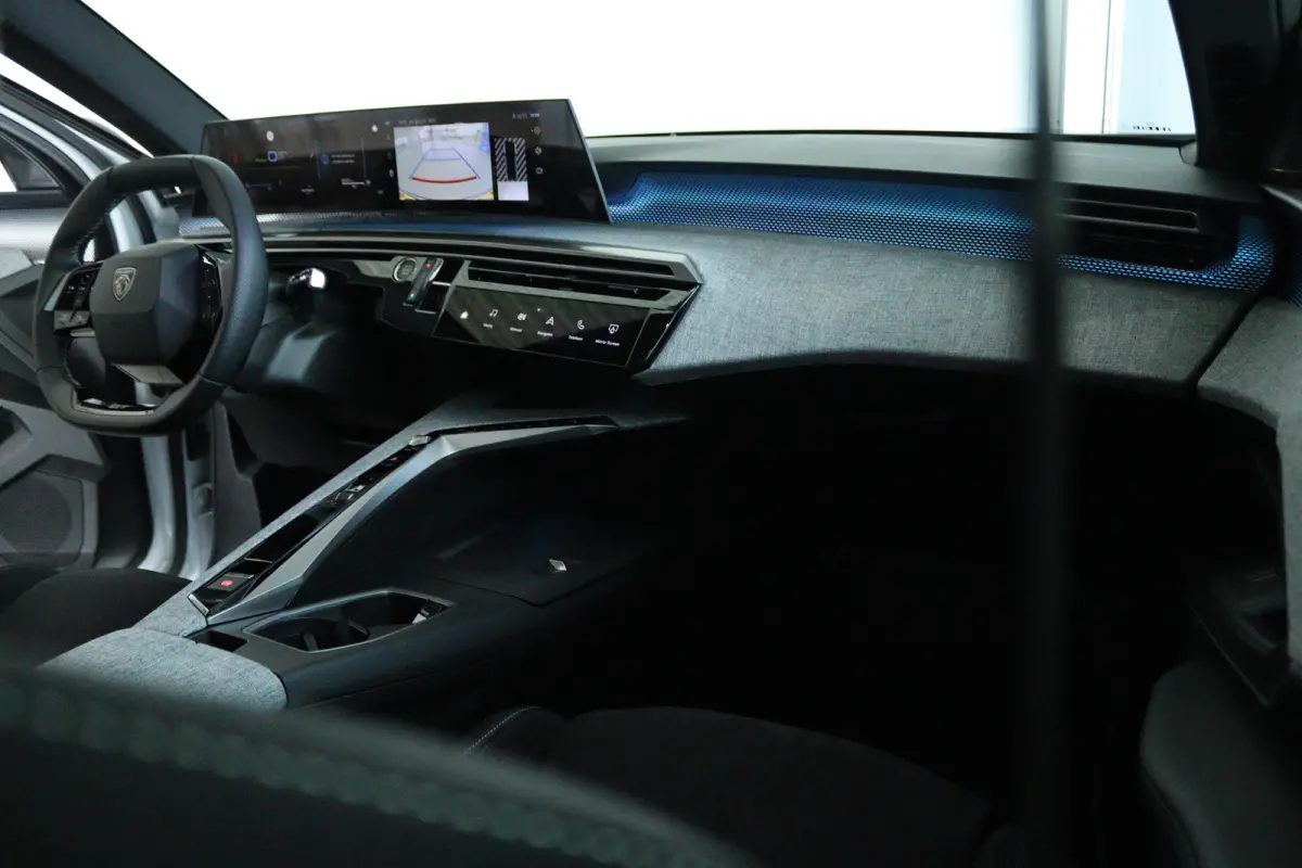 1.6 plug-in Hybrid 195 GT | Cruise Control | Schuifdak | Massage | Memory | Alcantara | Camera | Trekhaak | Carplay | Navi | Keyless | MATRIX |