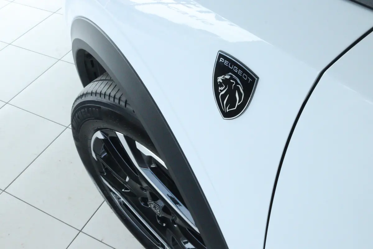 1.6 plug-in Hybrid 195 GT | Cruise Control | Schuifdak | Massage | Memory | Alcantara | Camera | Trekhaak | Carplay | Navi | Keyless | MATRIX |