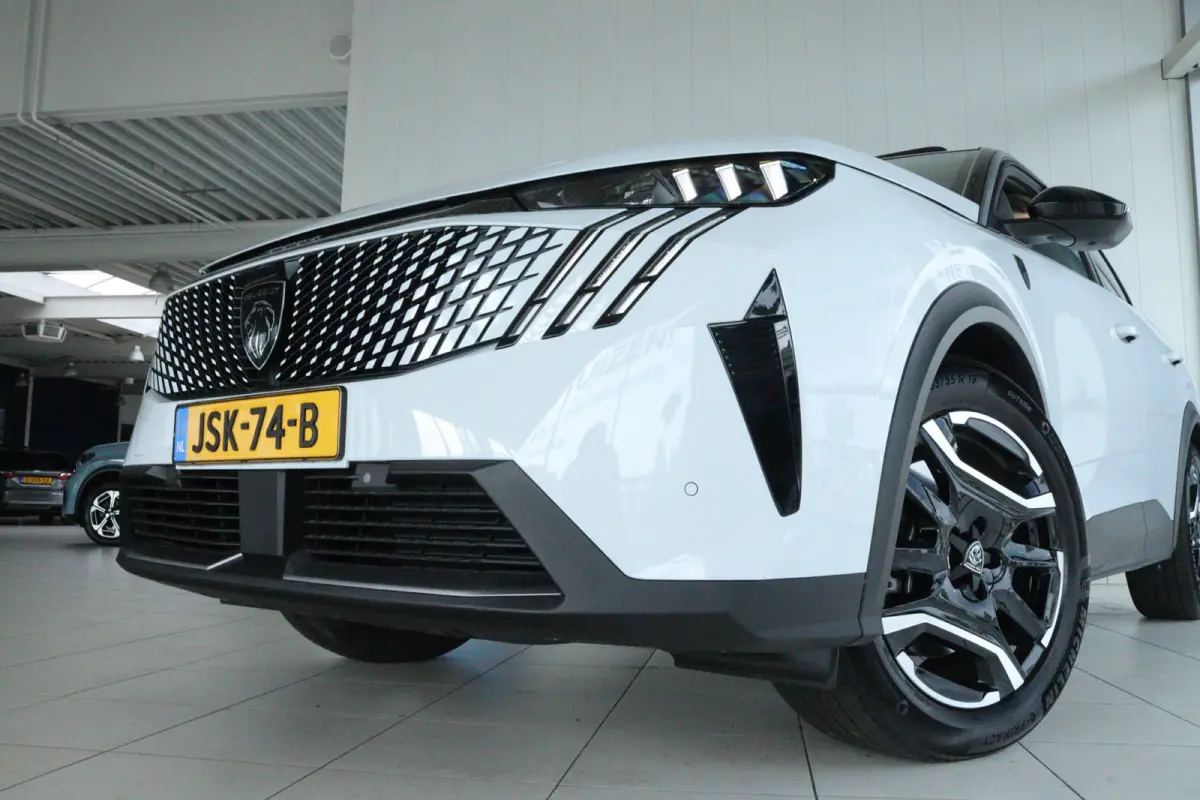 1.6 plug-in Hybrid 195 GT | Cruise Control | Schuifdak | Massage | Memory | Alcantara | Camera | Trekhaak | Carplay | Navi | Keyless | MATRIX |