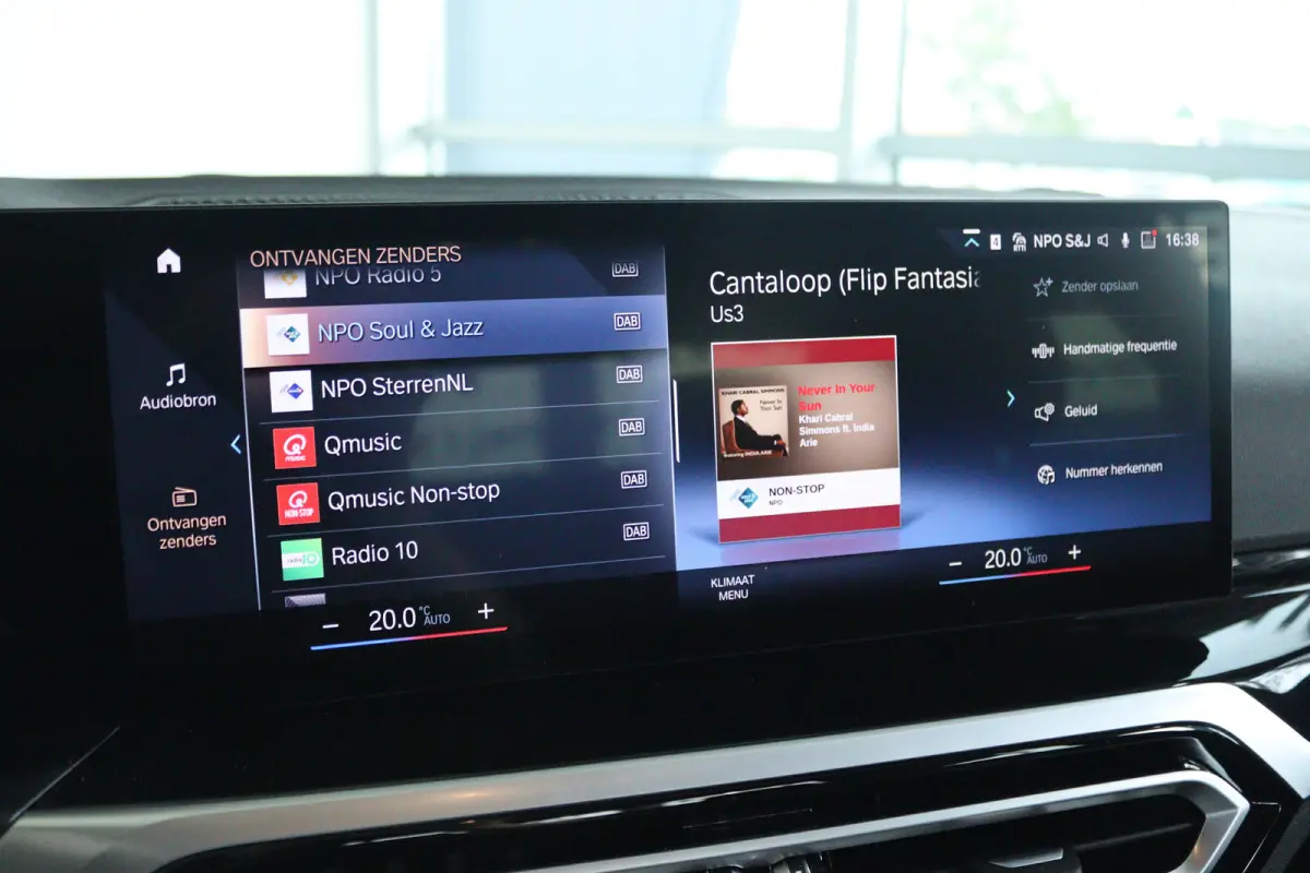 220i M-Sport | Cruise Control | Camera | Keyless | Stuur+Stoelverwarming | Widescreen | HiFi | 19 Inch | Navi | Carplay