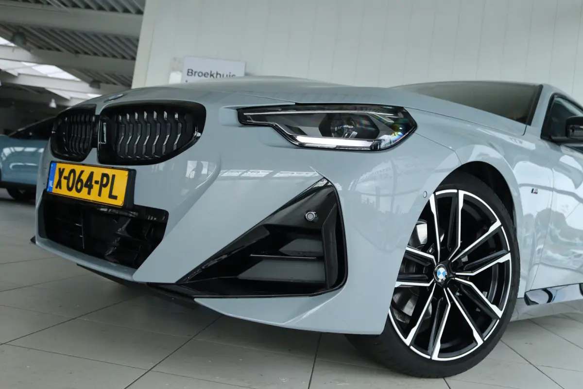 220i M-Sport | Cruise Control | Camera | Keyless | Stuur+Stoelverwarming | Widescreen | HiFi | 19 Inch | Navi | Carplay