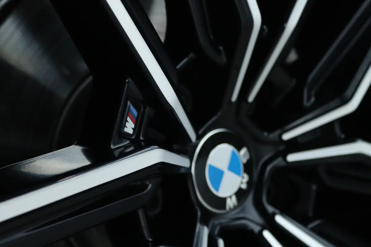 220i M-Sport | Cruise Control | Camera | Keyless | Stuur+Stoelverwarming | Widescreen | HiFi | 19 Inch | Navi | Carplay