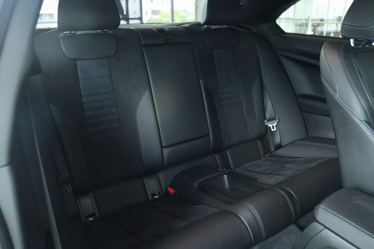 220i M-Sport | Cruise Control | Camera | Keyless | Stuur+Stoelverwarming | Widescreen | HiFi | 19 Inch | Navi | Carplay