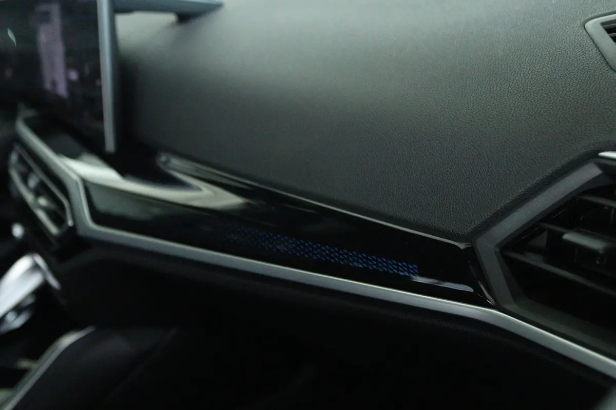 220i M-Sport | Cruise Control | Camera | Keyless | Stuur+Stoelverwarming | Widescreen | HiFi | 19 Inch | Navi | Carplay