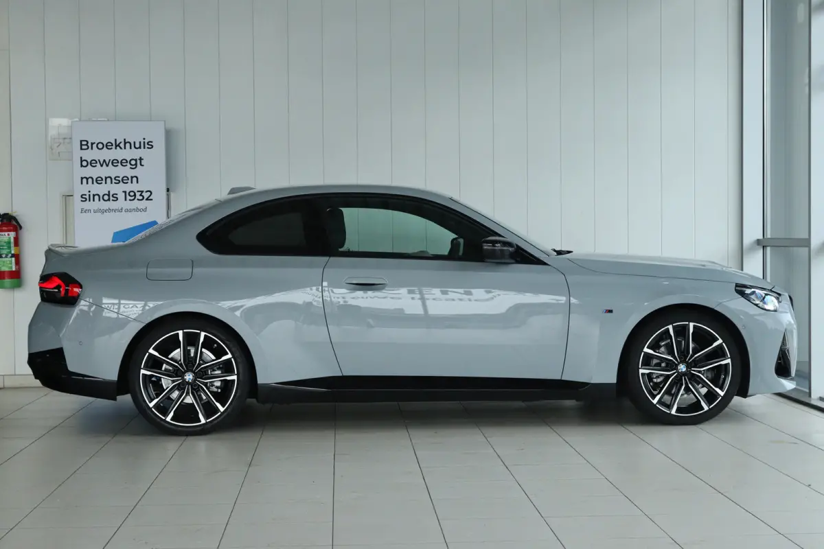 220i M-Sport | Cruise Control | Camera | Keyless | Stuur+Stoelverwarming | Widescreen | HiFi | 19 Inch | Navi | Carplay