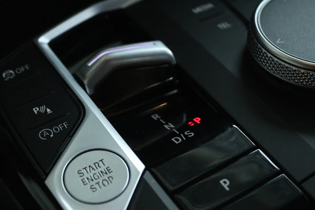 220i M-Sport | Cruise Control | Camera | Keyless | Stuur+Stoelverwarming | Widescreen | HiFi | 19 Inch | Navi | Carplay