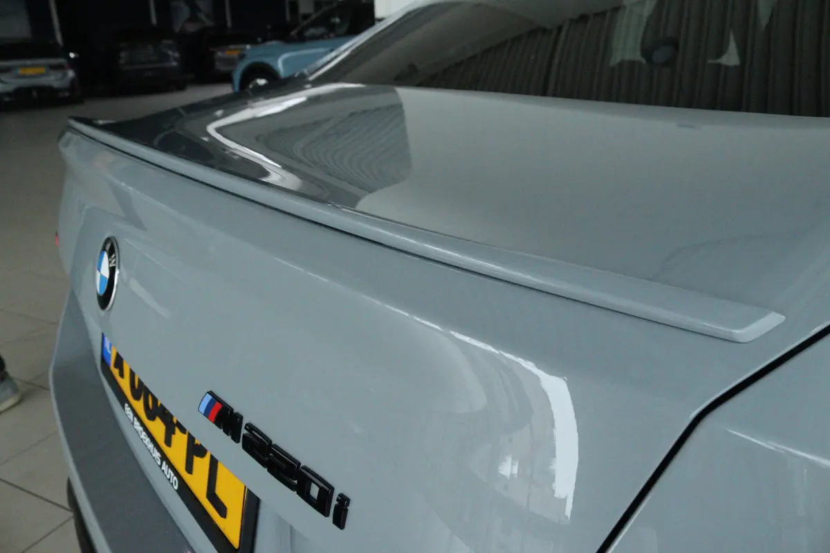 220i M-Sport | Cruise Control | Camera | Keyless | Stuur+Stoelverwarming | Widescreen | HiFi | 19 Inch | Navi | Carplay