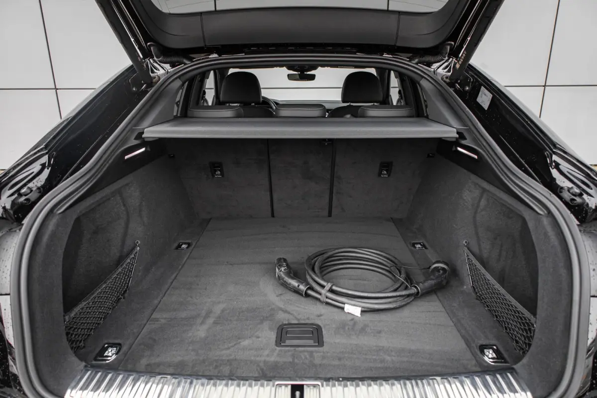 50 313pk quattro Advanced Edition 95 kWh | Camera | Luchtvering | Elektr. Stoelen + Memory | 21" Velgen