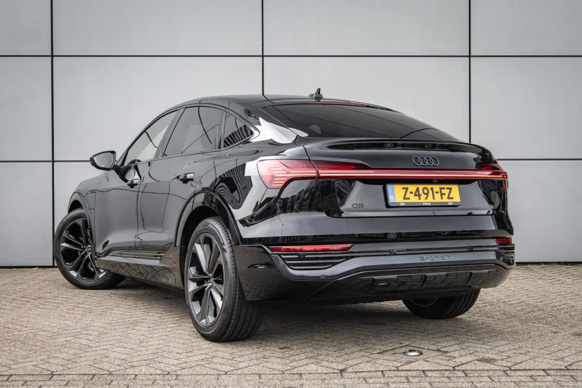 50 313pk quattro Advanced Edition 95 kWh | Camera | Luchtvering | Elektr. Stoelen + Memory | 21" Velgen