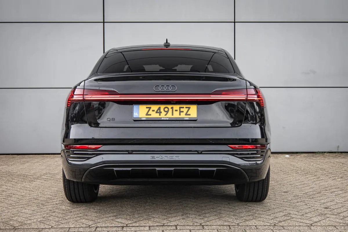 50 313pk quattro Advanced Edition 95 kWh | Camera | Luchtvering | Elektr. Stoelen + Memory | 21" Velgen