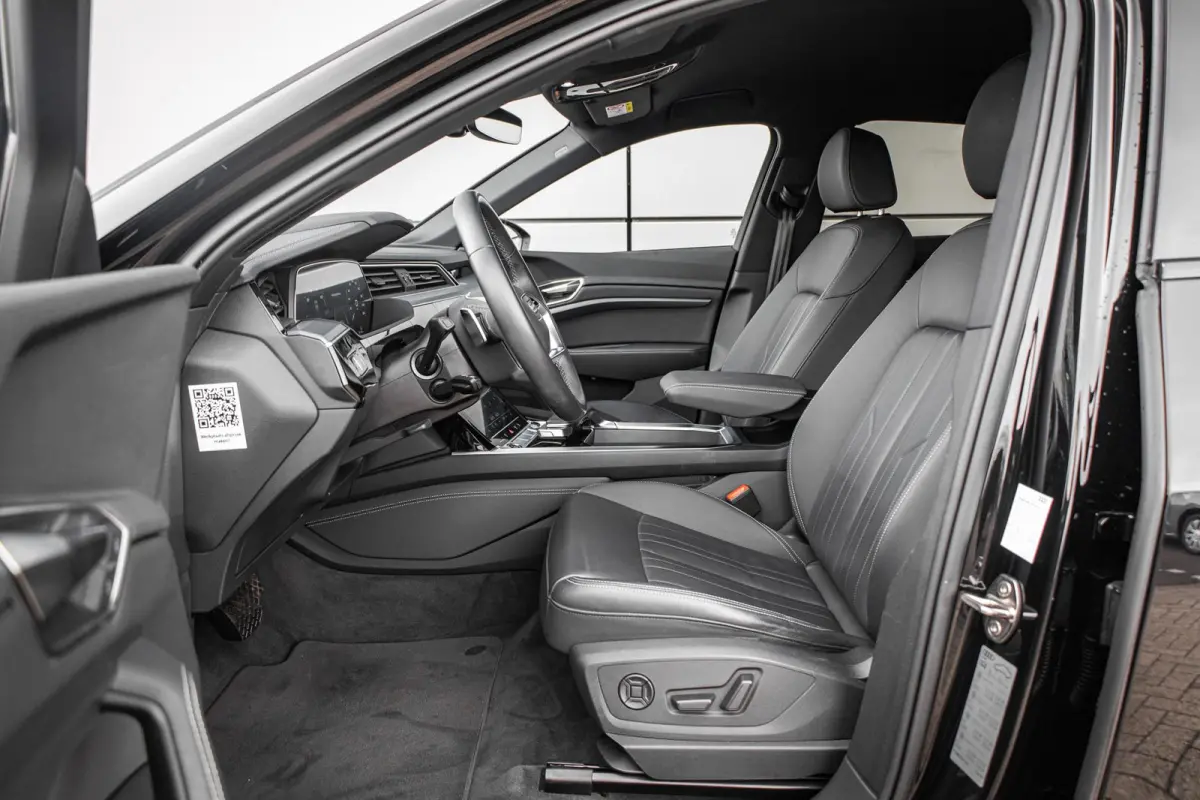 50 313pk quattro Advanced Edition 95 kWh | Camera | Luchtvering | Elektr. Stoelen + Memory | 21" Velgen