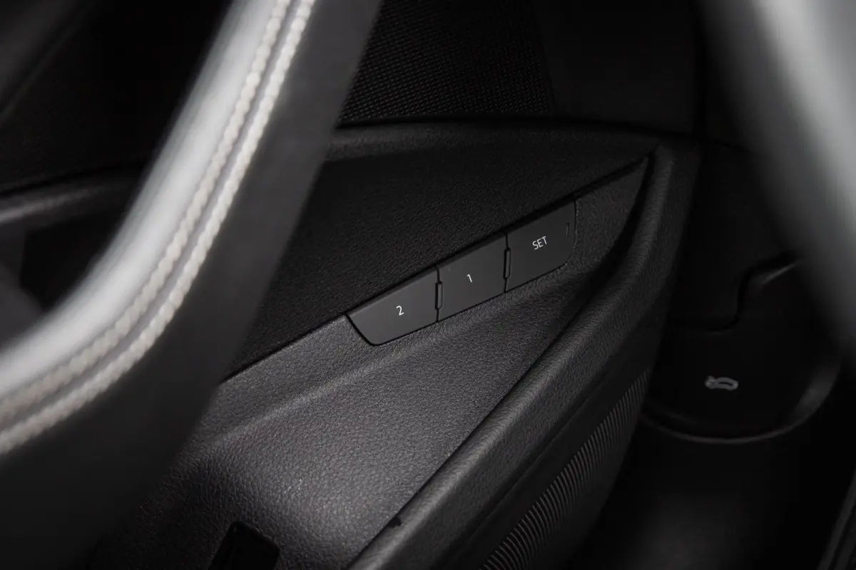 50 313pk quattro Advanced Edition 95 kWh | Camera | Luchtvering | Elektr. Stoelen + Memory | 21" Velgen