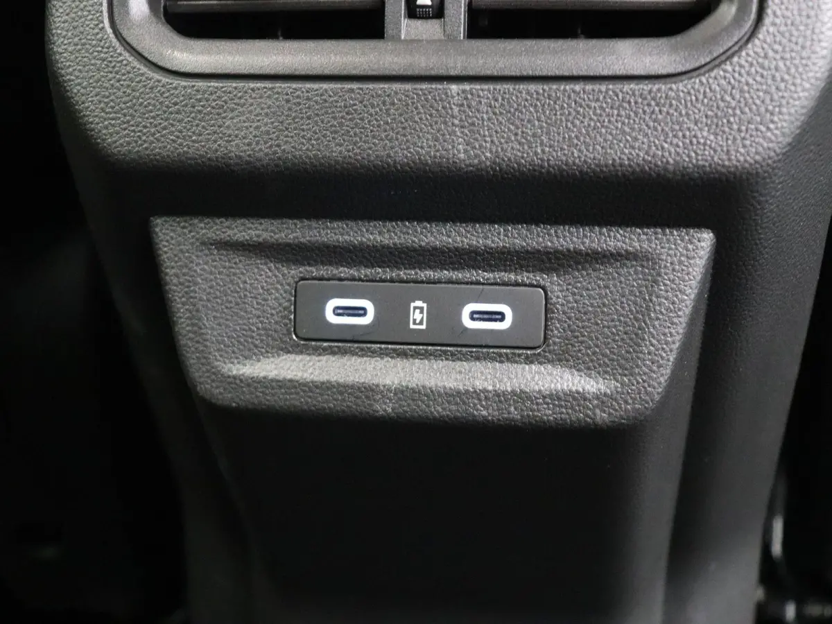 1.2 E-Tech full hybrid 200 iconic esprit Alpine | Voorstoelen/stuurwiel verwarming| Elektrische verstelbare voorstoelen | Climate control | Dodehoek detectie |