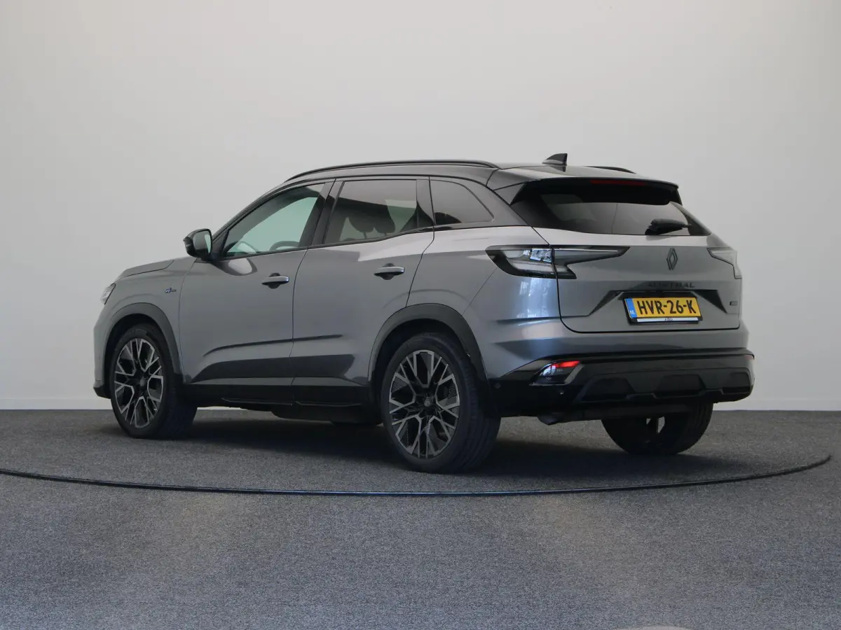 1.2 E-Tech full hybrid 200 iconic esprit Alpine | Voorstoelen/stuurwiel verwarming| Elektrische verstelbare voorstoelen | Climate control | Dodehoek detectie |