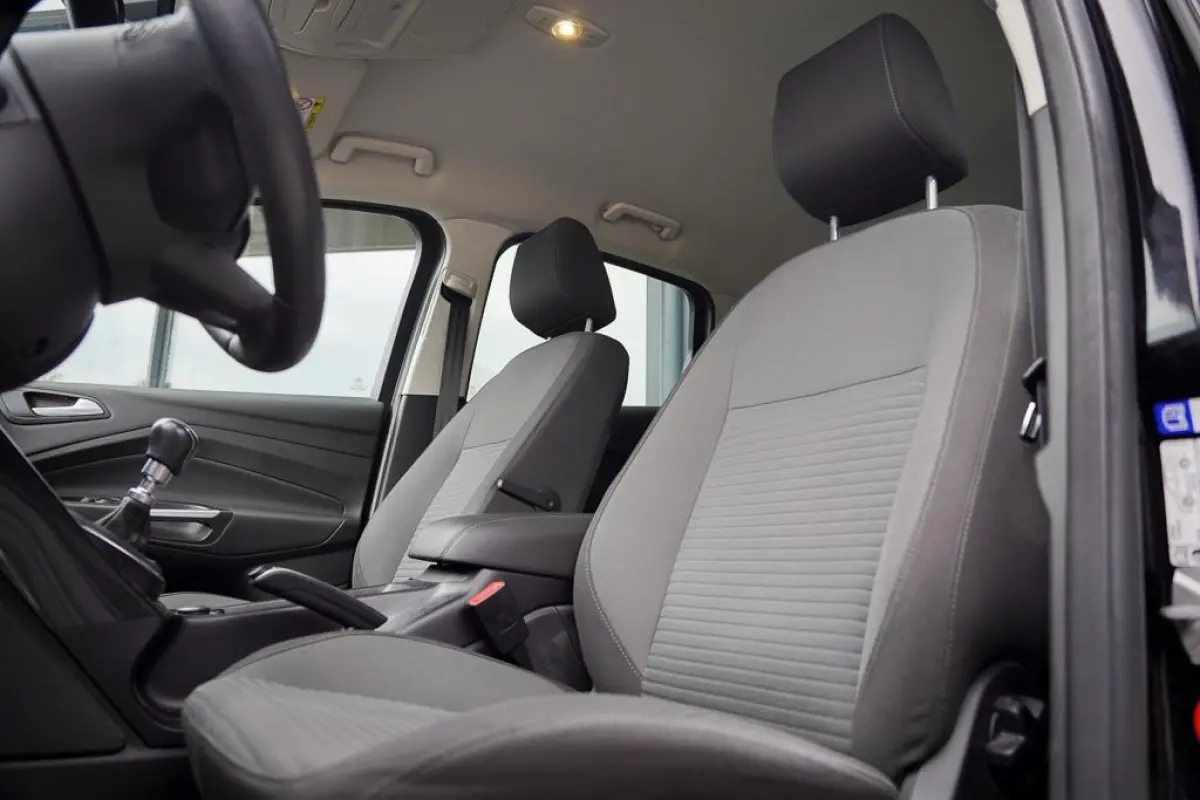 1.5 Titanium / Trekhaak / Carplay / NL Auto / Dealeronderhoud / 4 Cilinder