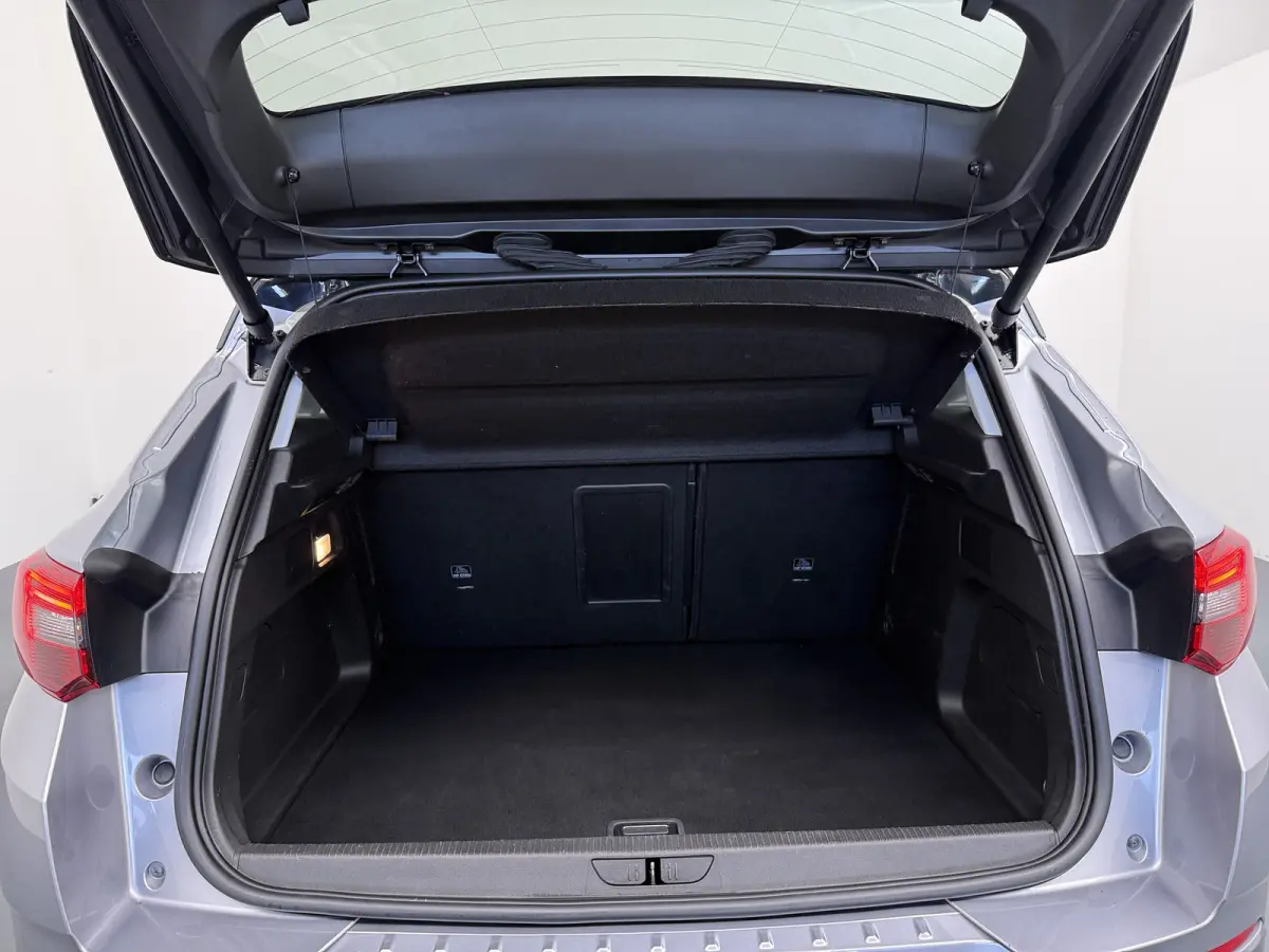 1.6 Turbo Plug-In Hybrid GS Line | Adaptieve Cruise Control | Stoel en stuurwiel verwarming | | Achteruitrijcamera | Afwijkende dakkleur | Apple Carplay/Android Auto|telefoonintegratie premi
