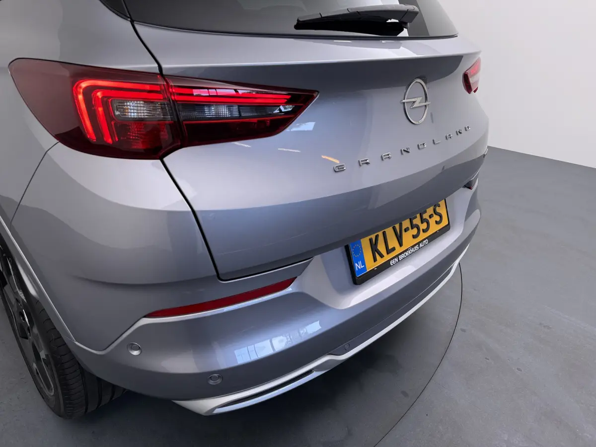 1.6 Turbo Plug-In Hybrid GS Line | Adaptieve Cruise Control | Stoel en stuurwiel verwarming | | Achteruitrijcamera | Afwijkende dakkleur | Apple Carplay/Android Auto|telefoonintegratie premi