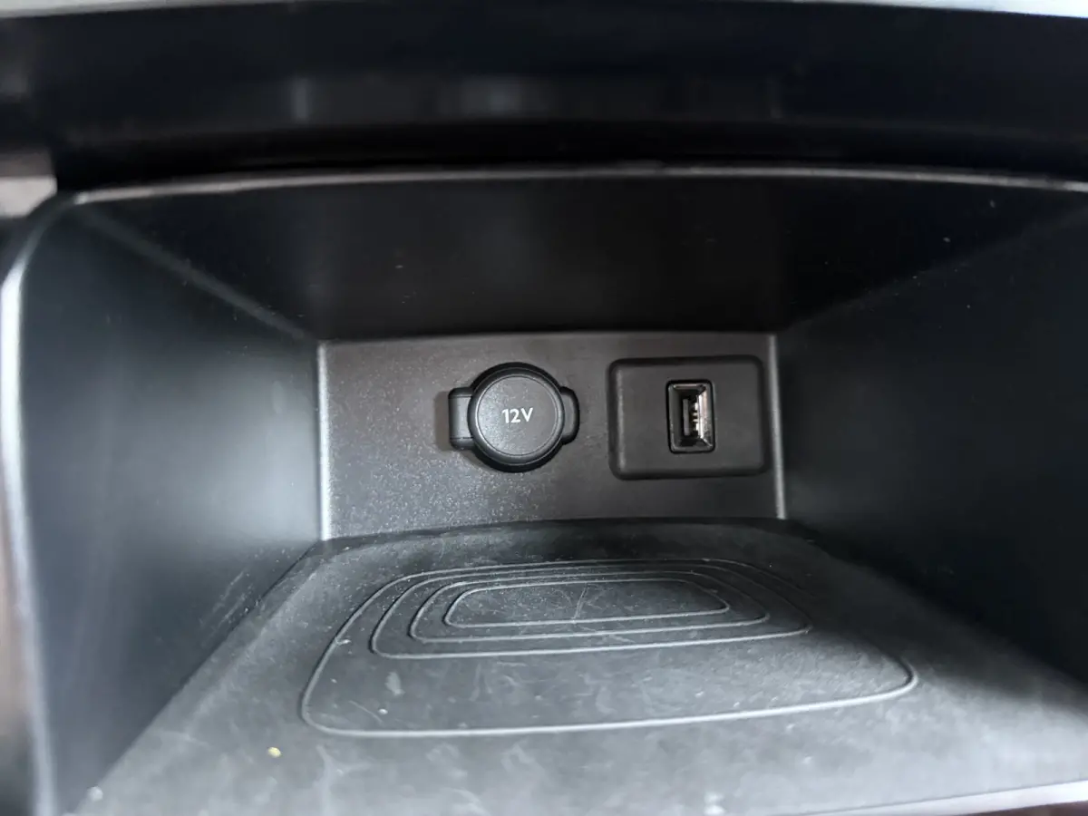 1.6 Turbo Plug-In Hybrid GS Line | Adaptieve Cruise Control | Stoel en stuurwiel verwarming | | Achteruitrijcamera | Afwijkende dakkleur | Apple Carplay/Android Auto|telefoonintegratie premi