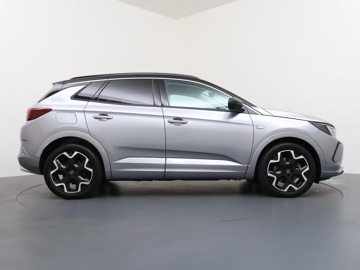 1.6 Turbo Plug-In Hybrid GS Line | Adaptieve Cruise Control | Stoel en stuurwiel verwarming | | Achteruitrijcamera | Afwijkende dakkleur | Apple Carplay/Android Auto|telefoonintegratie premi