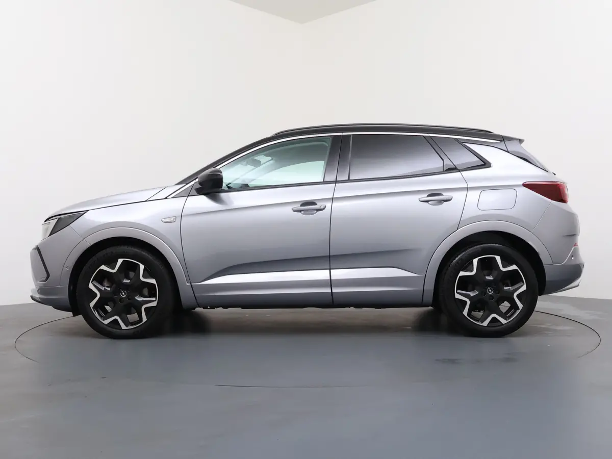 1.6 Turbo Plug-In Hybrid GS Line | Adaptieve Cruise Control | Stoel en stuurwiel verwarming | | Achteruitrijcamera | Afwijkende dakkleur | Apple Carplay/Android Auto|telefoonintegratie premi