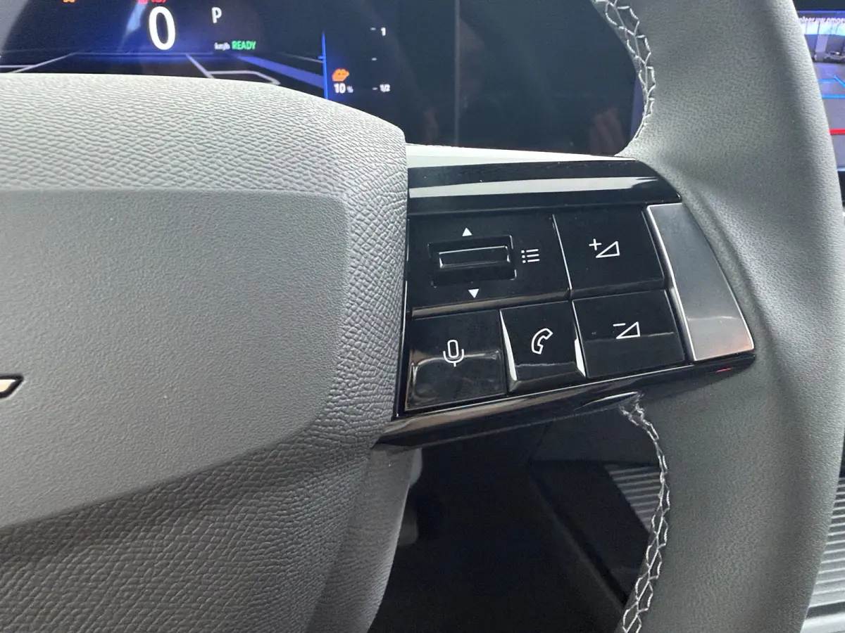 Business Edition | ND | 11 kW boordlader (3-fase) | Achteruitrijcamera | Adaptive Cruise Control
