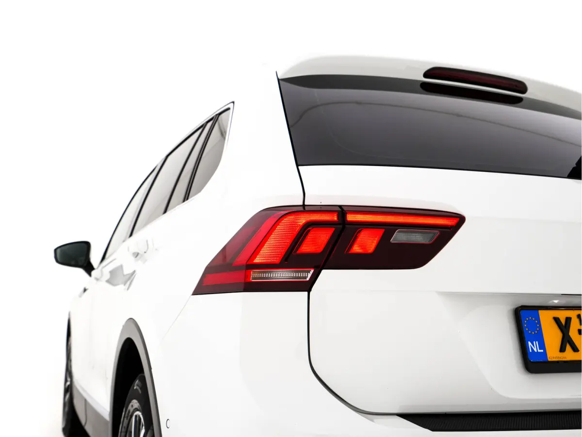 1.5 TSI Life Business Mild-Hybrid (INCL-BTW) Aut. *FULL-LED | ERGONOMIC-SPORTSEATS | KEYLESS | DAB | CARPLAY | ADAPTIVE-CRUISE | PRIVACY-GLASS | NAVI-FULLMAP | DIGI-COCKPIT | SHIFTPADDLES | 