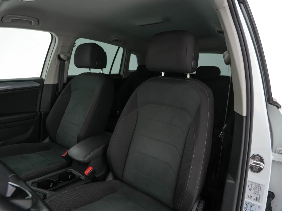 1.5 TSI Life Business Mild-Hybrid (INCL-BTW) Aut. *FULL-LED | ERGONOMIC-SPORTSEATS | KEYLESS | DAB | CARPLAY | ADAPTIVE-CRUISE | PRIVACY-GLASS | NAVI-FULLMAP | DIGI-COCKPIT | SHIFTPADDLES | 