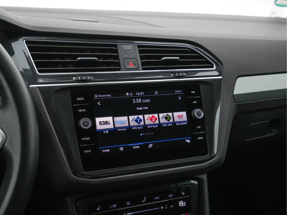 1.5 TSI Life Business Mild-Hybrid (INCL-BTW) Aut. *FULL-LED | ERGONOMIC-SPORTSEATS | KEYLESS | DAB | CARPLAY | ADAPTIVE-CRUISE | PRIVACY-GLASS | NAVI-FULLMAP | DIGI-COCKPIT | SHIFTPADDLES | 