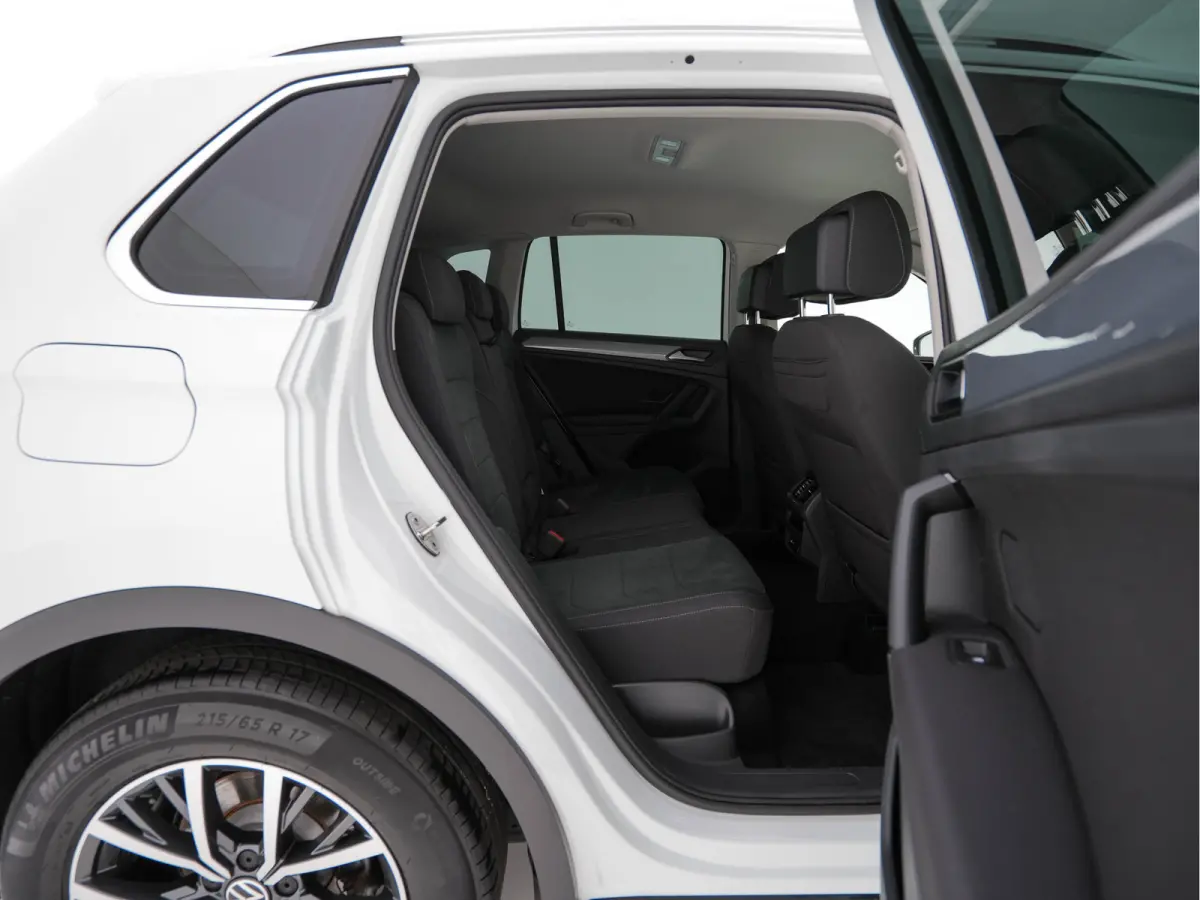1.5 TSI Life Business Mild-Hybrid (INCL-BTW) Aut. *FULL-LED | ERGONOMIC-SPORTSEATS | KEYLESS | DAB | CARPLAY | ADAPTIVE-CRUISE | PRIVACY-GLASS | NAVI-FULLMAP | DIGI-COCKPIT | SHIFTPADDLES | 