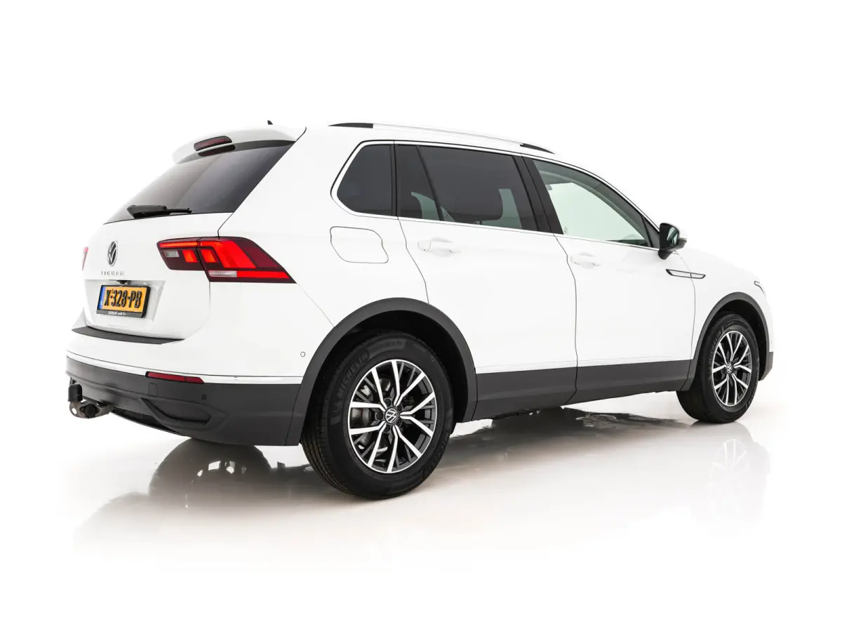 1.5 TSI Life Business Mild-Hybrid (INCL-BTW) Aut. *FULL-LED | ERGONOMIC-SPORTSEATS | KEYLESS | DAB | CARPLAY | ADAPTIVE-CRUISE | PRIVACY-GLASS | NAVI-FULLMAP | DIGI-COCKPIT | SHIFTPADDLES | 