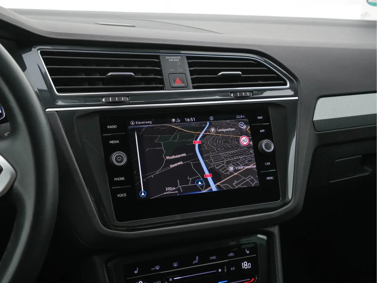 1.5 TSI Life Business Mild-Hybrid (INCL-BTW) Aut. *FULL-LED | ERGONOMIC-SPORTSEATS | KEYLESS | DAB | CARPLAY | ADAPTIVE-CRUISE | PRIVACY-GLASS | NAVI-FULLMAP | DIGI-COCKPIT | SHIFTPADDLES | 