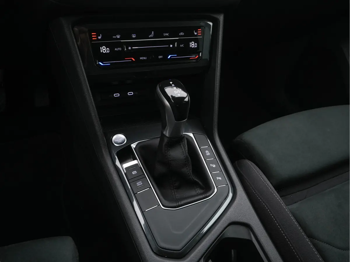 1.5 TSI Life Business Mild-Hybrid (INCL-BTW) Aut. *FULL-LED | ERGONOMIC-SPORTSEATS | KEYLESS | DAB | CARPLAY | ADAPTIVE-CRUISE | PRIVACY-GLASS | NAVI-FULLMAP | DIGI-COCKPIT | SHIFTPADDLES | 