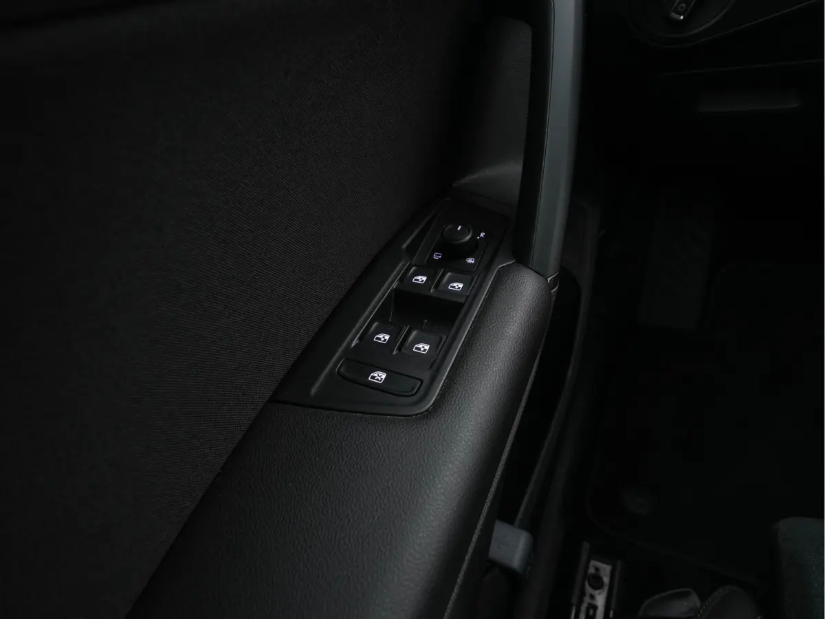 1.5 TSI Life Business Mild-Hybrid (INCL-BTW) Aut. *FULL-LED | ERGONOMIC-SPORTSEATS | KEYLESS | DAB | CARPLAY | ADAPTIVE-CRUISE | PRIVACY-GLASS | NAVI-FULLMAP | DIGI-COCKPIT | SHIFTPADDLES | 