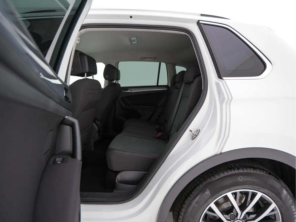 1.5 TSI Life Business Mild-Hybrid (INCL-BTW) Aut. *FULL-LED | ERGONOMIC-SPORTSEATS | KEYLESS | DAB | CARPLAY | ADAPTIVE-CRUISE | PRIVACY-GLASS | NAVI-FULLMAP | DIGI-COCKPIT | SHIFTPADDLES | 