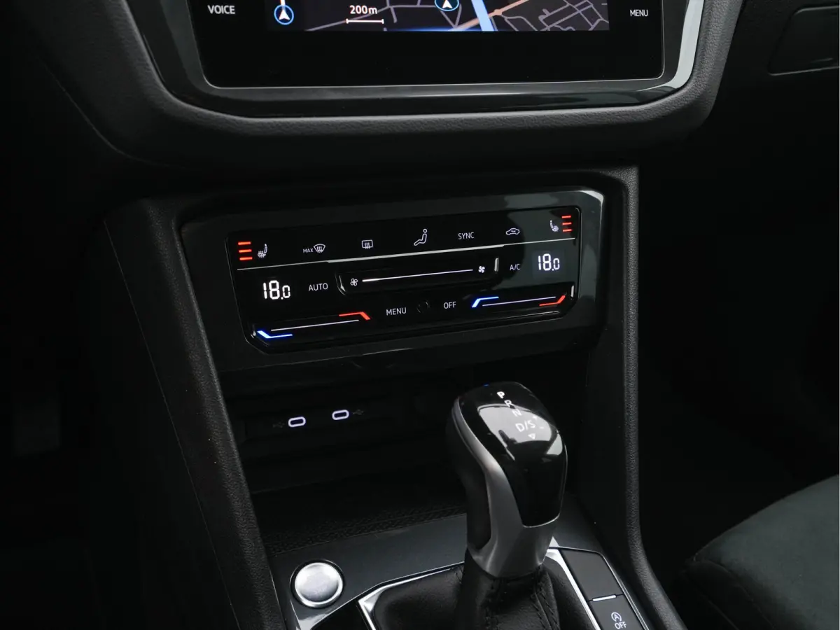 1.5 TSI Life Business Mild-Hybrid (INCL-BTW) Aut. *FULL-LED | ERGONOMIC-SPORTSEATS | KEYLESS | DAB | CARPLAY | ADAPTIVE-CRUISE | PRIVACY-GLASS | NAVI-FULLMAP | DIGI-COCKPIT | SHIFTPADDLES | 